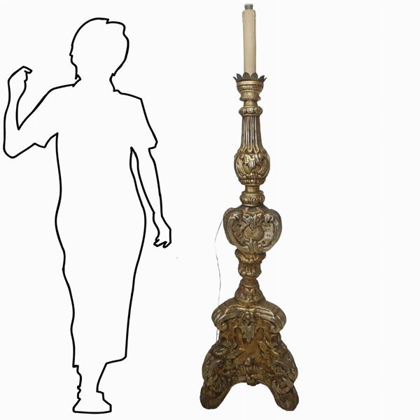 Candeliere in legno dorato