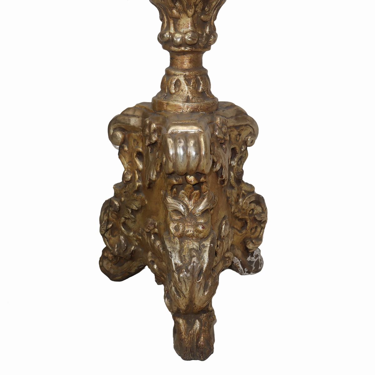 Candeliere in Legno Dorato