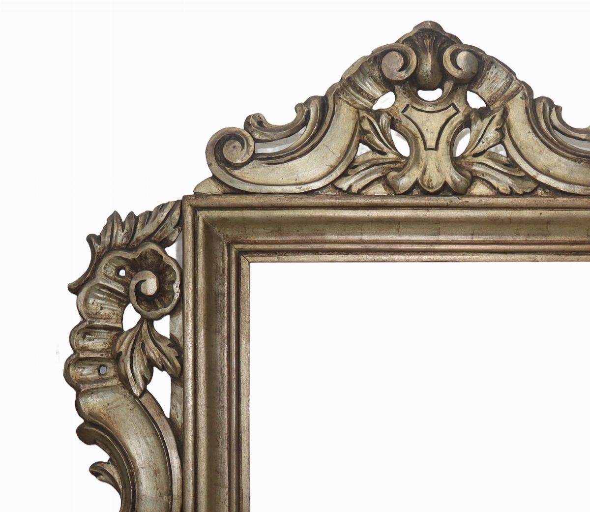 Cornice in legno dorato