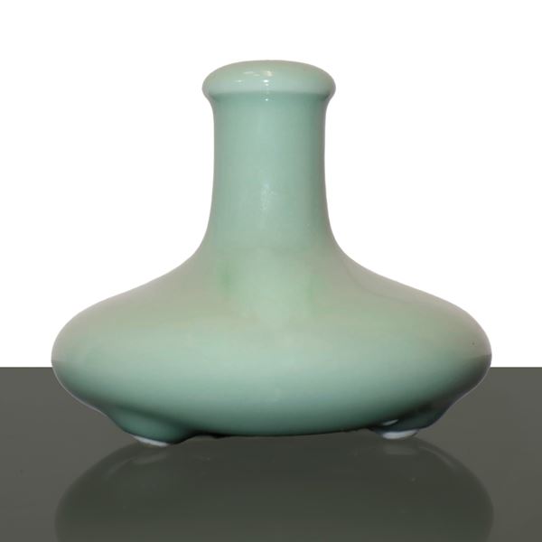 Vase in shades of green