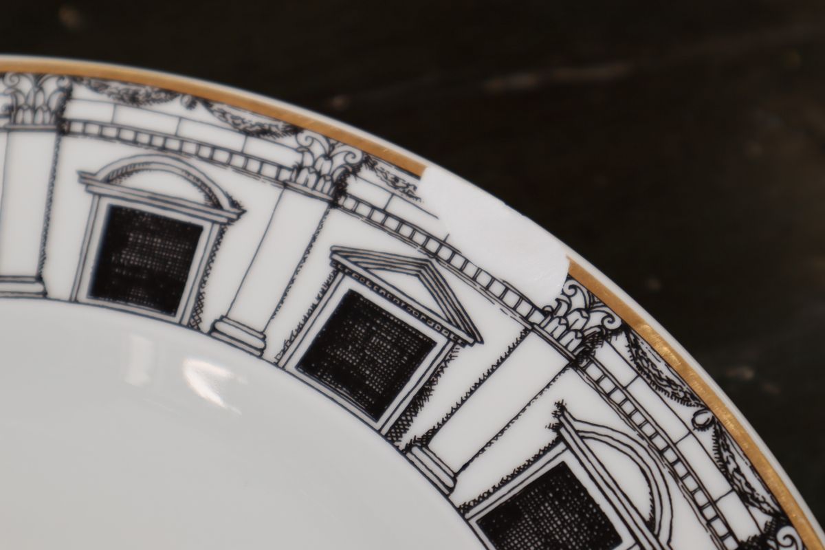 Servizio di Piatti in Porcellana per 12, Decoro Palladiana. Piero Fornasetti per Rosenthal