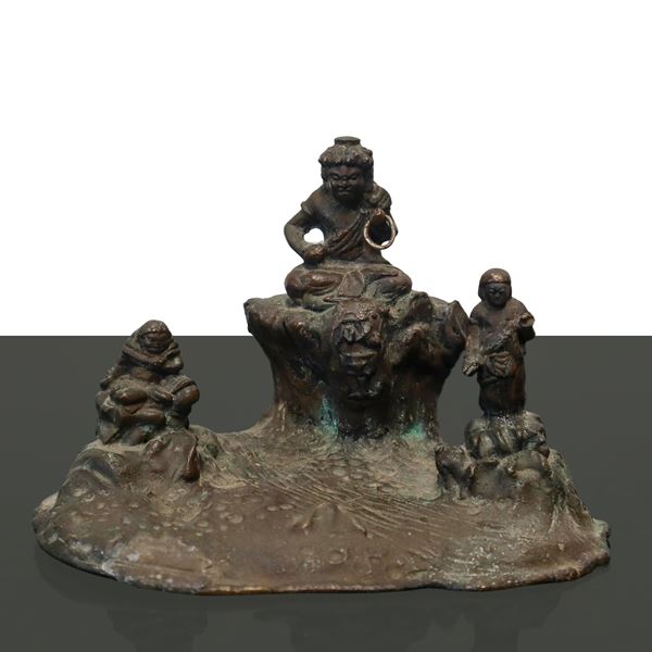 Piccolo bronzo cinese con figure
