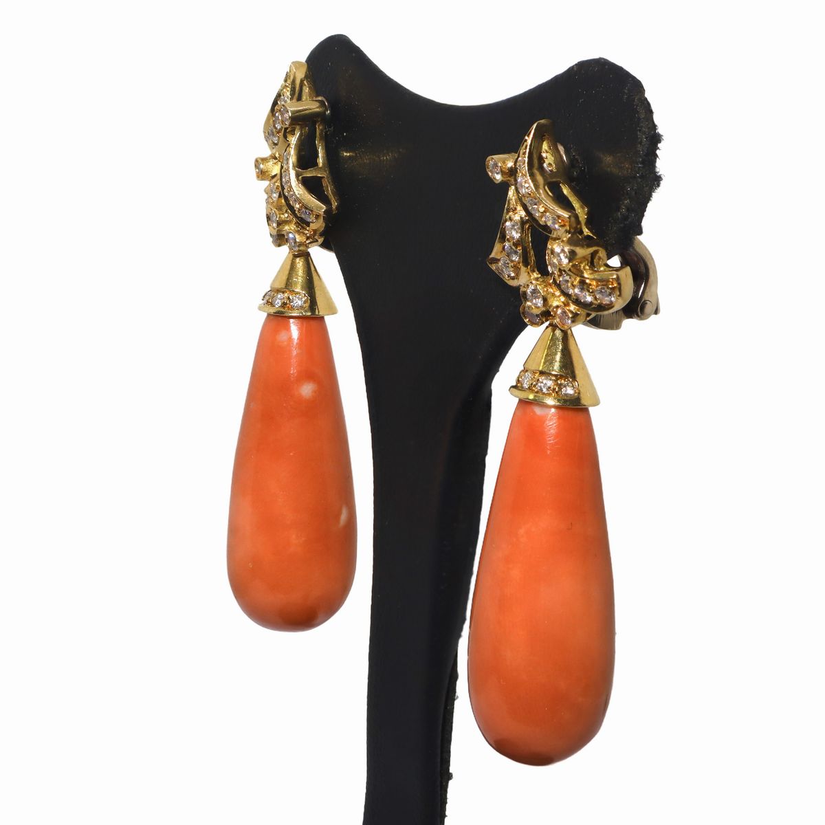 Orecchini in Oro 18kt con Brillanti 0,50 Ct e Coralli a Goccia