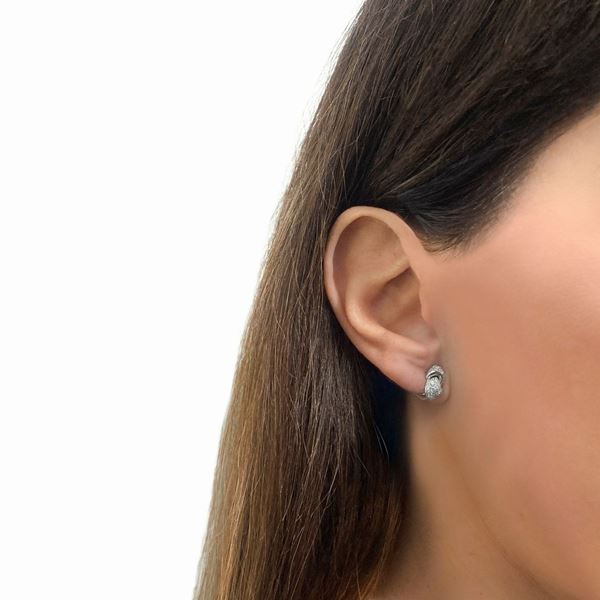 Salvini - Earrings in 18kt gold with round brilliant cut diamond pavé