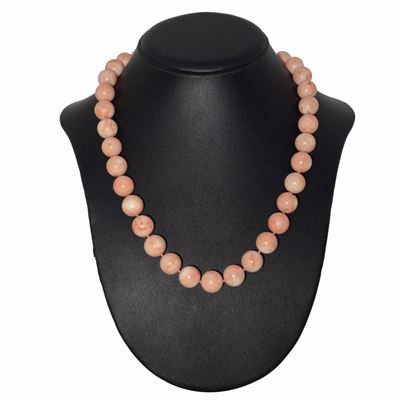 Collana in Corallo Rosa con Susta in Oro Giallo 18 Kt