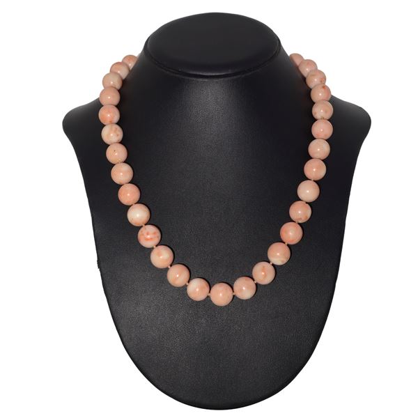 Pink coral necklace with 18 kt yellow gold susta