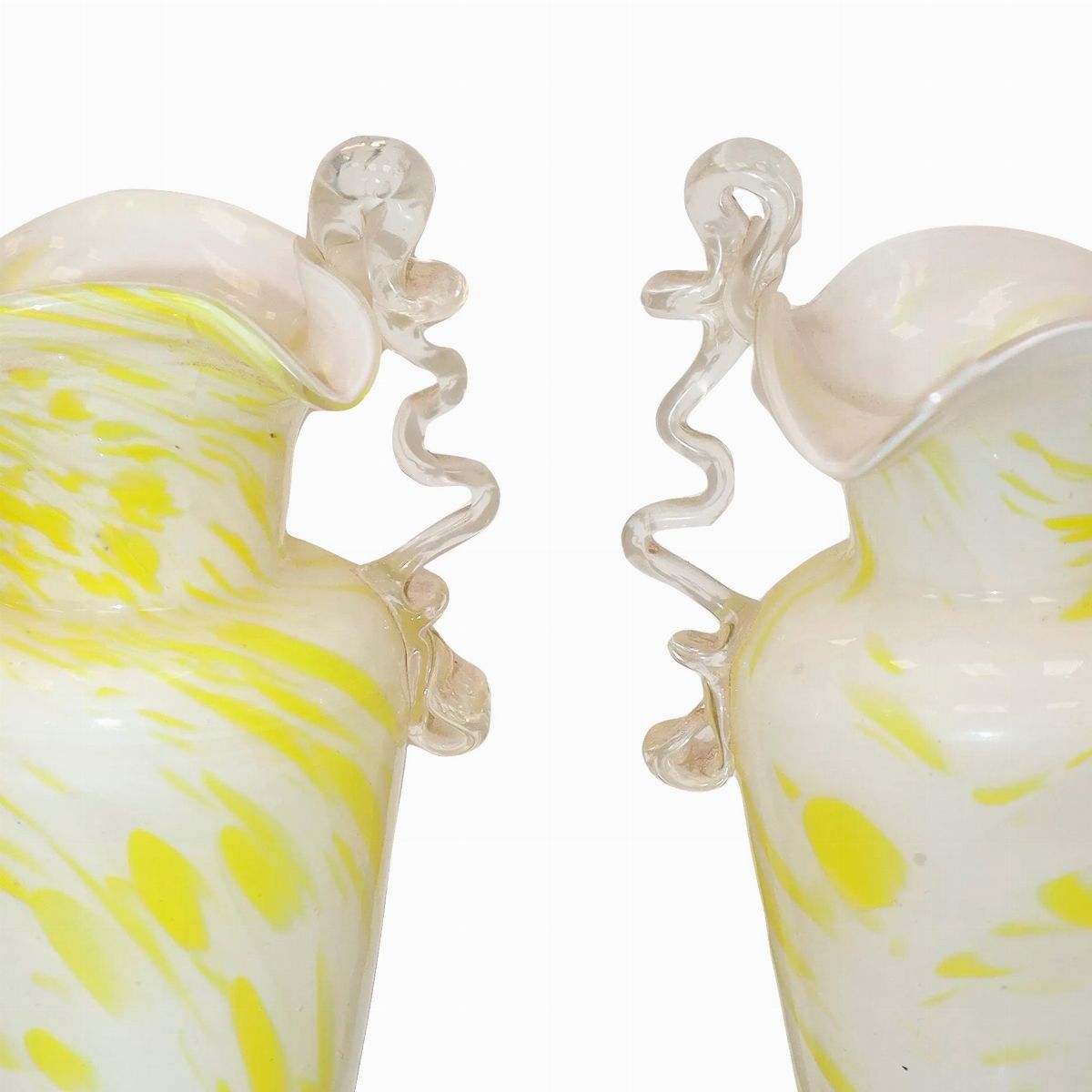Coppia Vasi in Vetro di Murano Fondo nei Toni del Giallo su Bianco Lattimo
