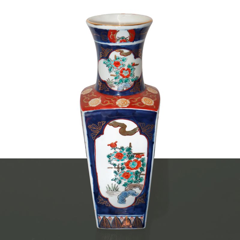 Vaso Quadrangolare Giapponese Dipinto a Motivi Floreali