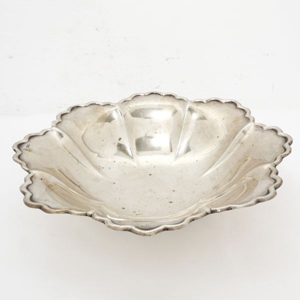 Small bowl in 800 silver with embossed edge