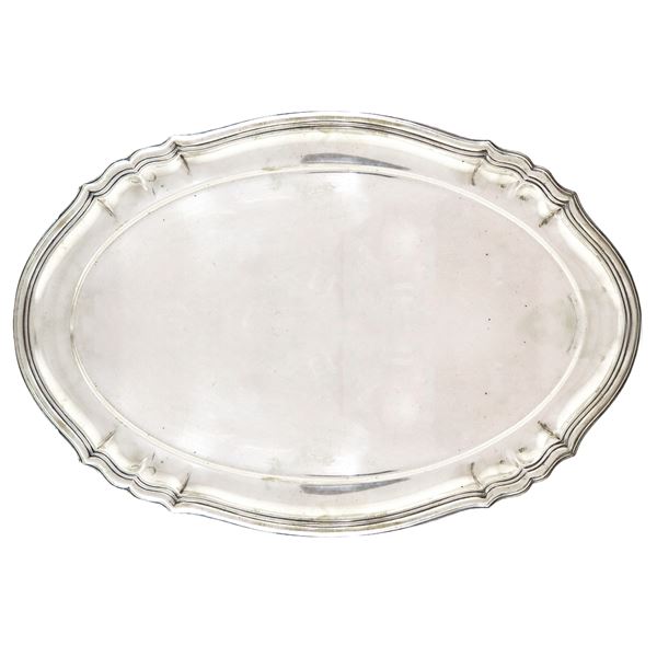 Small oval tray in silver