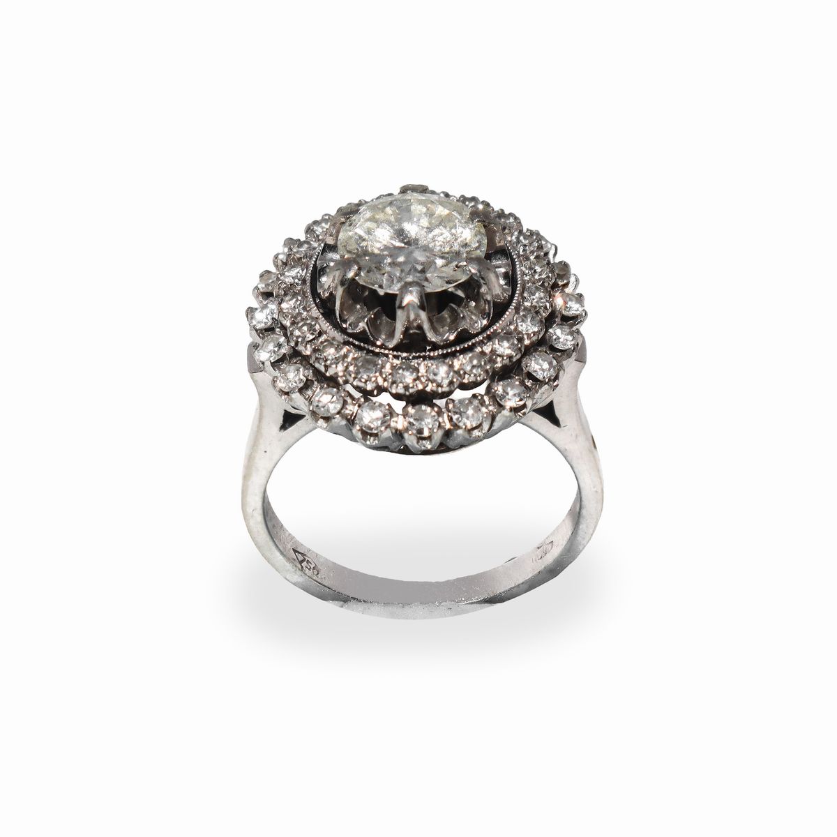 Anello con Diamante Centrale e 2 Ghiere con 40 Diamanti Taglio Antico