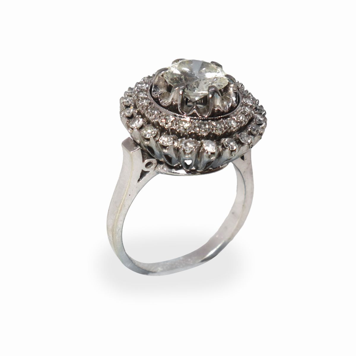 Anello con Diamante Centrale e 2 Ghiere con 40 Diamanti Taglio Antico