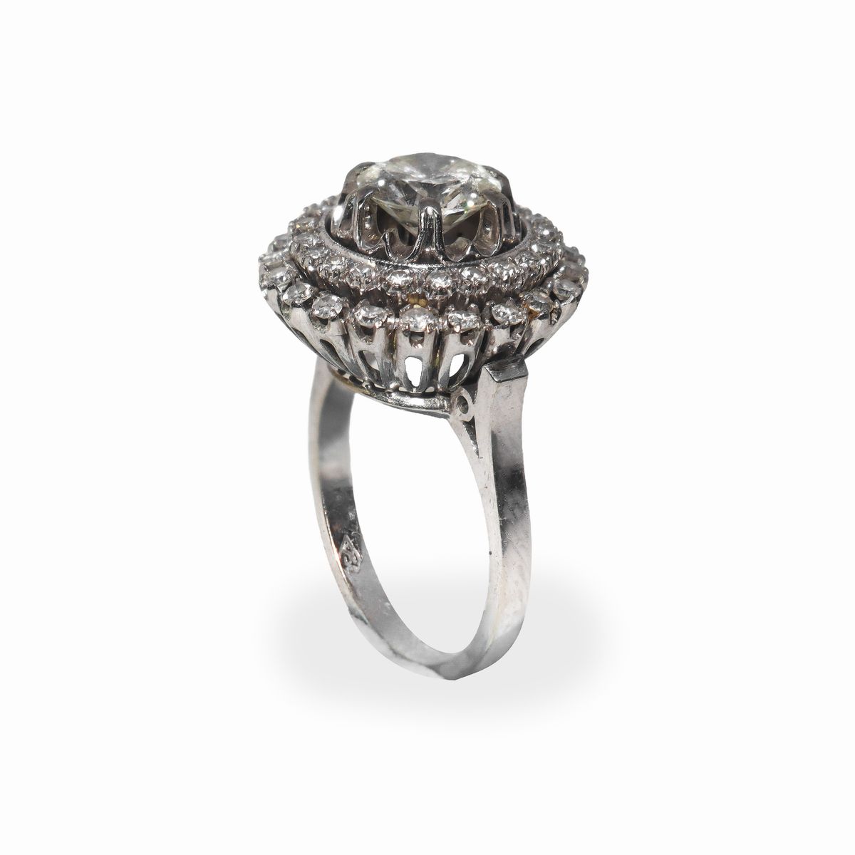 Anello con Diamante Centrale e 2 Ghiere con 40 Diamanti Taglio Antico