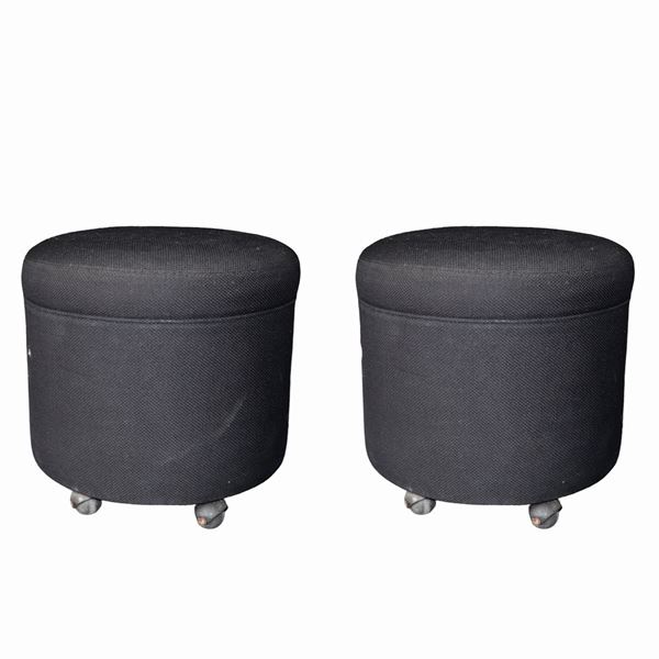 N.2 Pouff con ruote