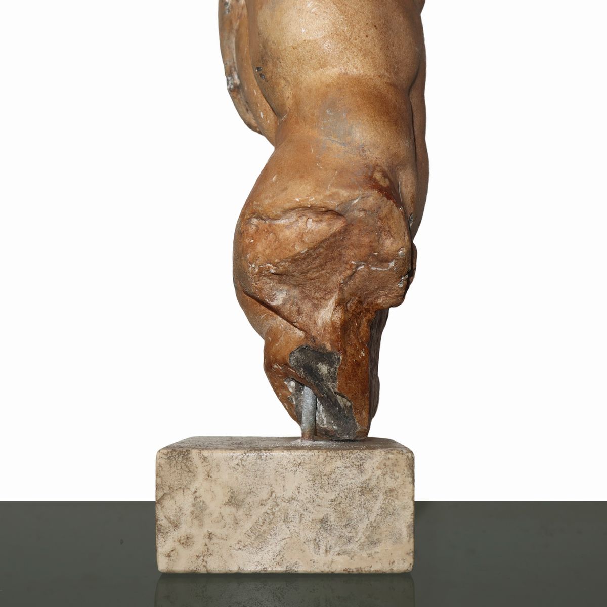 Torso di Uomo Romano in Gesso Patinato Bruno