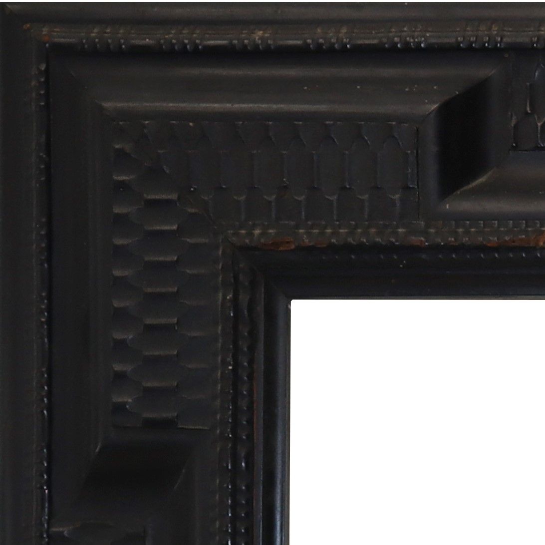 Cornice in Legno Nero Ebanizzato a Guilloché