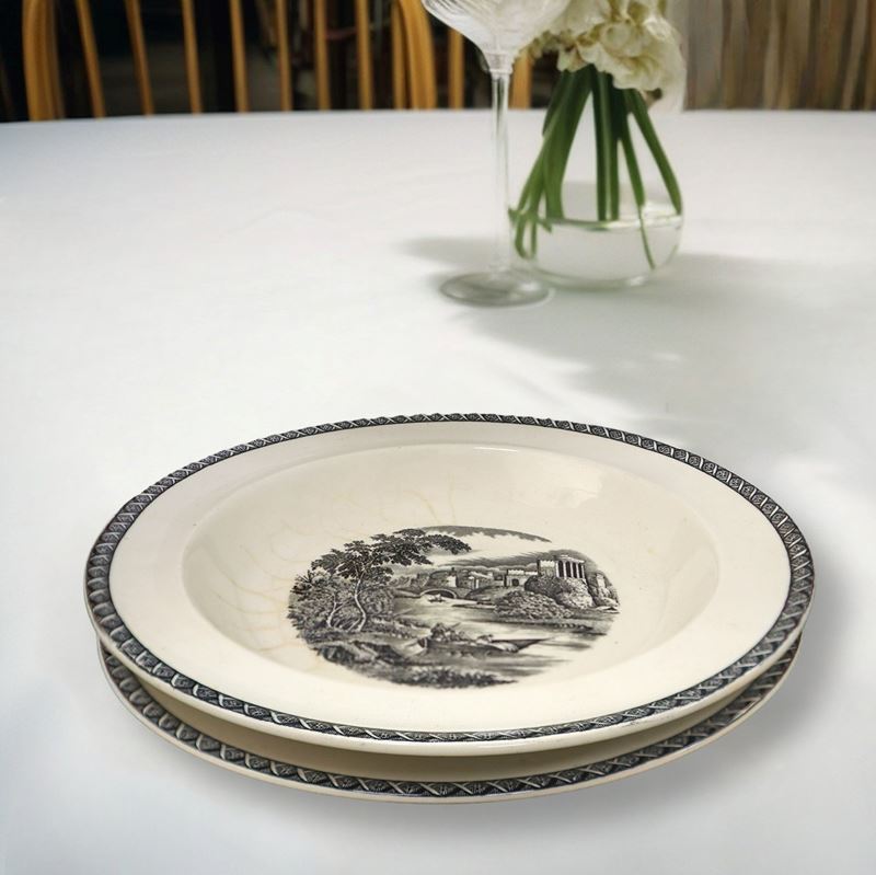 Wedgwood Of Etruria & Barlaston - Servizio di Piatti Souvenir Vintage Mod. Lugano