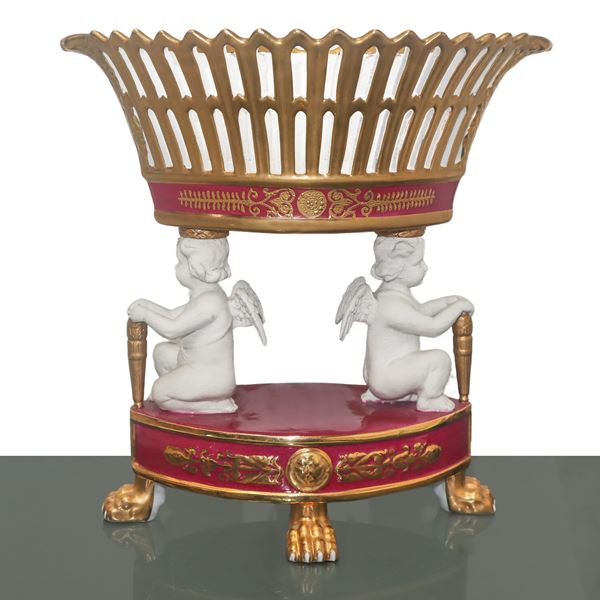 Porcelain Meissen - Porcelain stand, Empire style. Supported by angels with decoration in shades of gold.