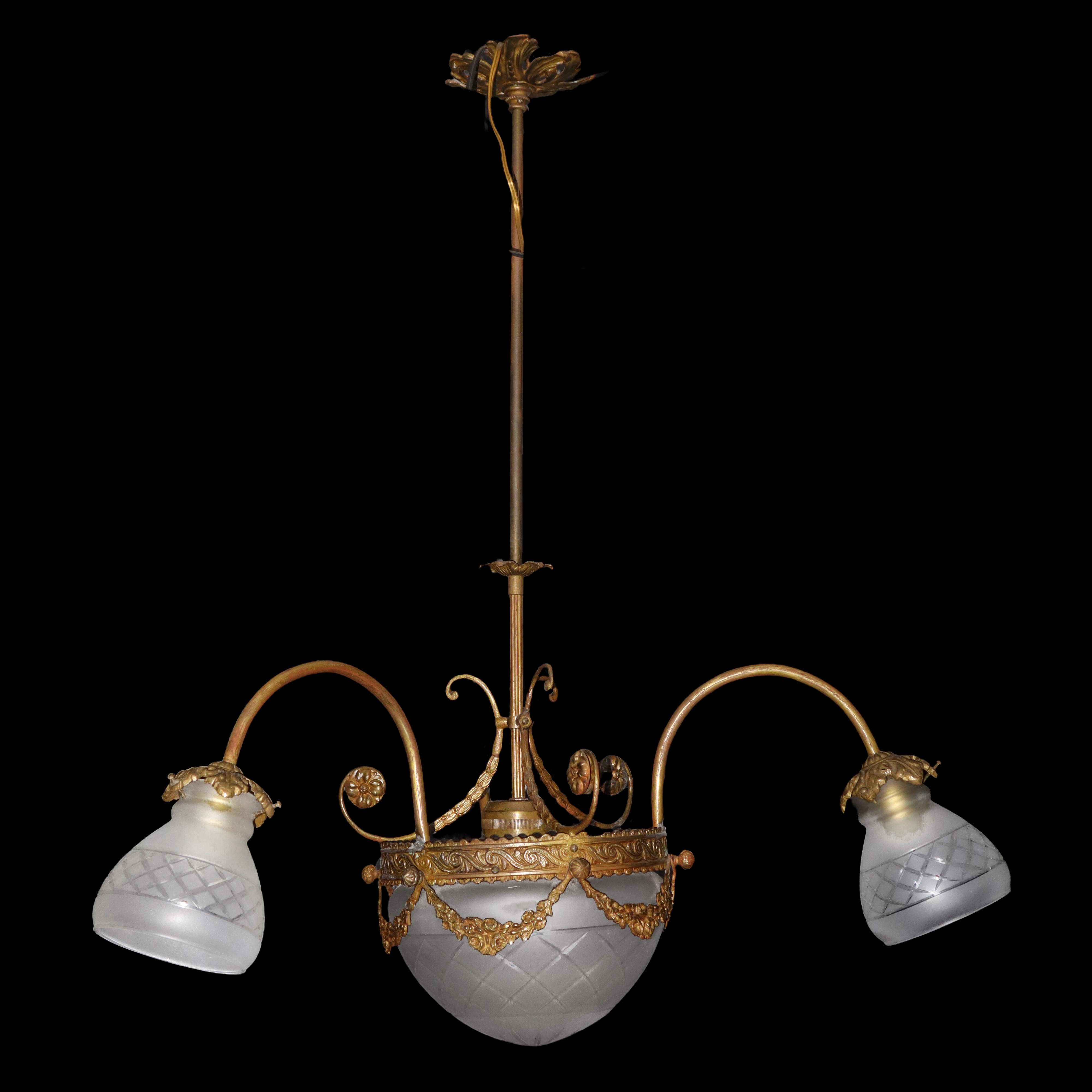 Lampadario a tre bracci con coppa centrale in vetro