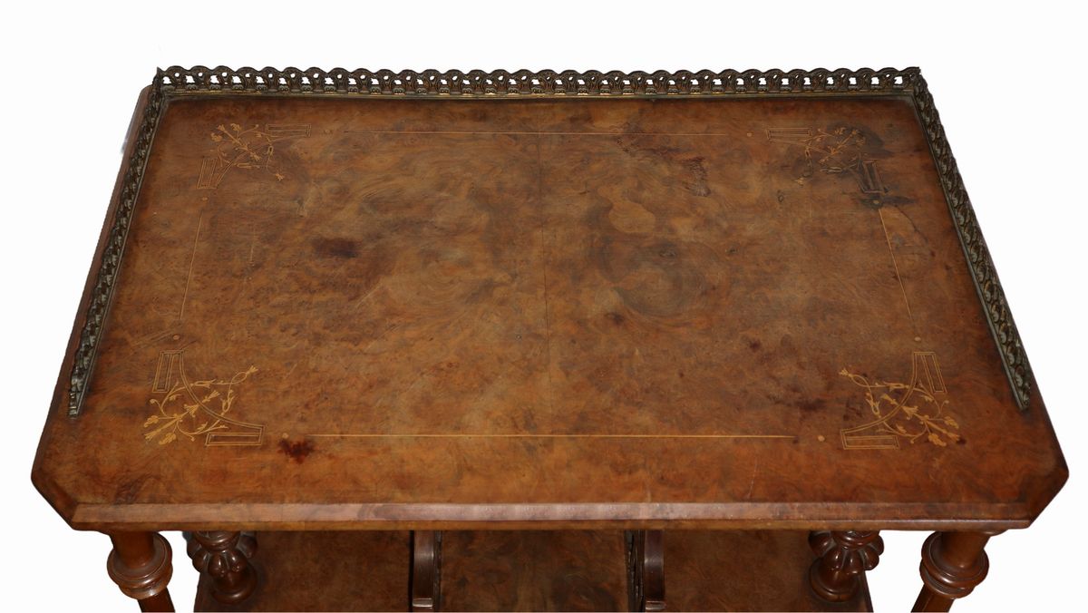 Tavolinetto in Radica di Noce, Piano con Ringhierine in Ottone