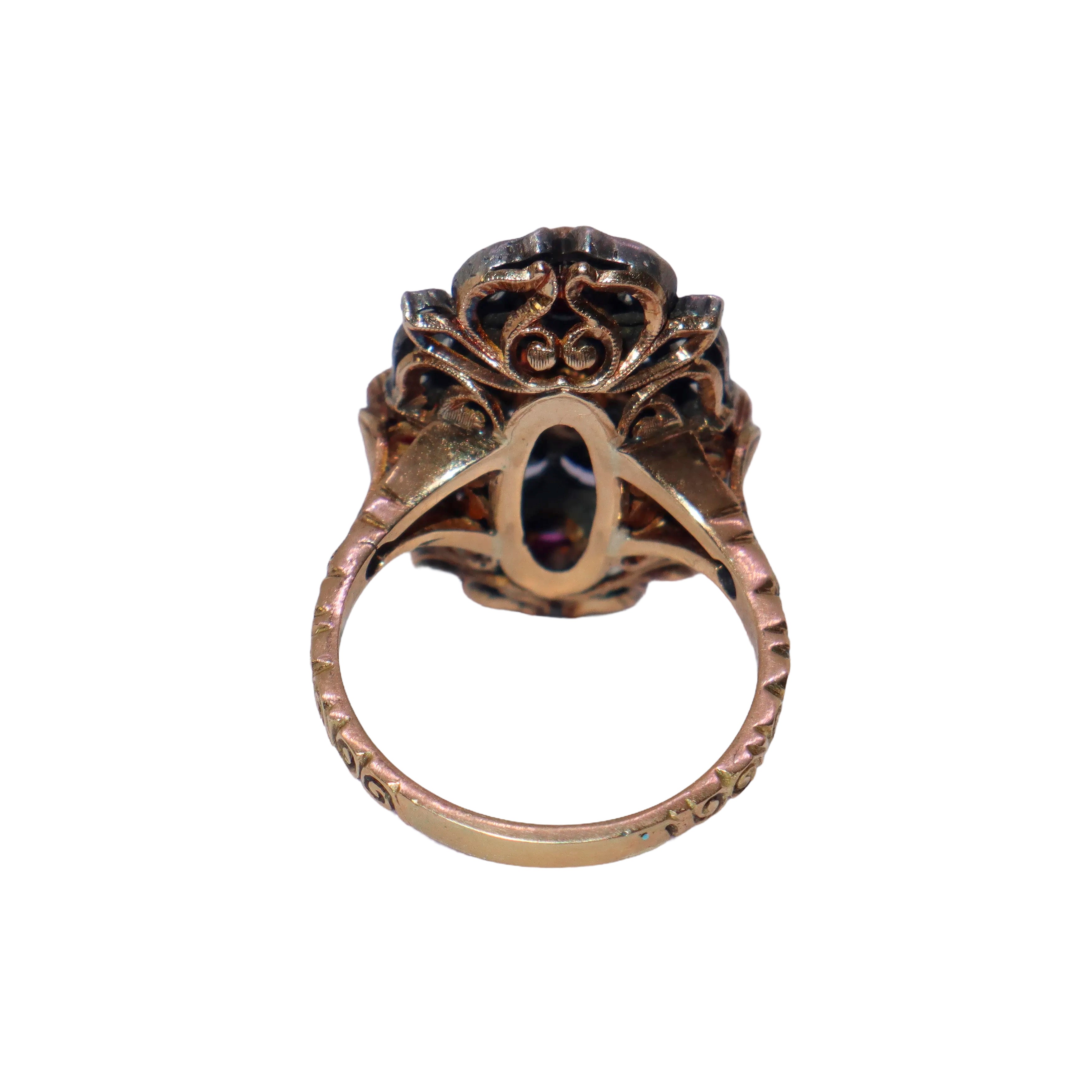 Anello in Oro e Argento Antica Lavorazione con Rubini e Scagliette di Brillanti