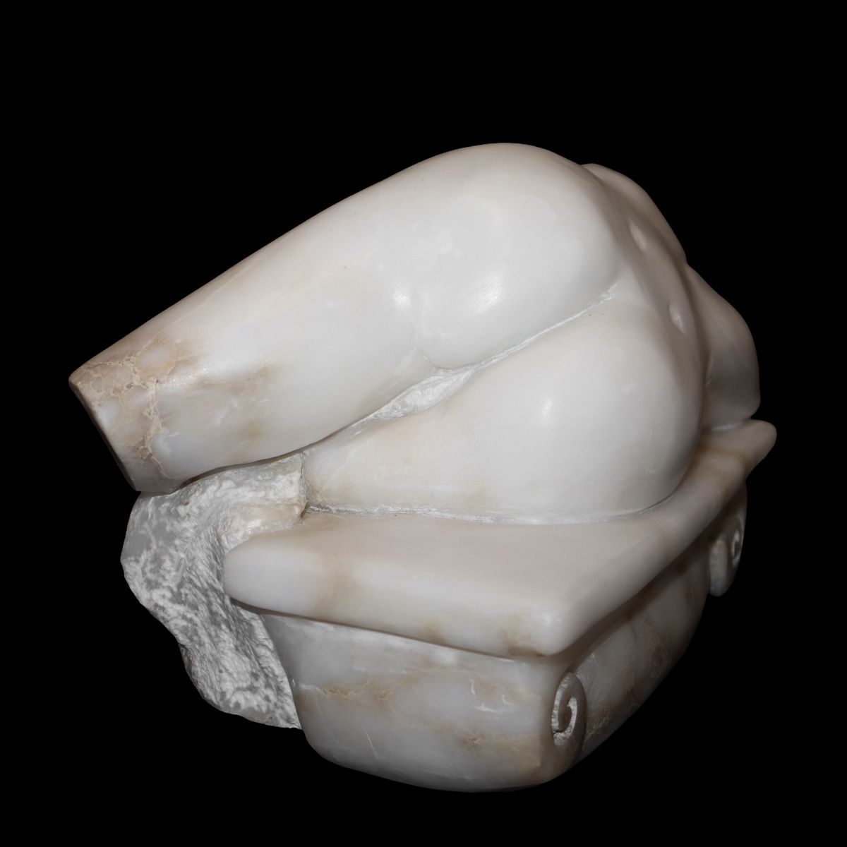 Nudo di uomo disteso su capitello, unico blocco