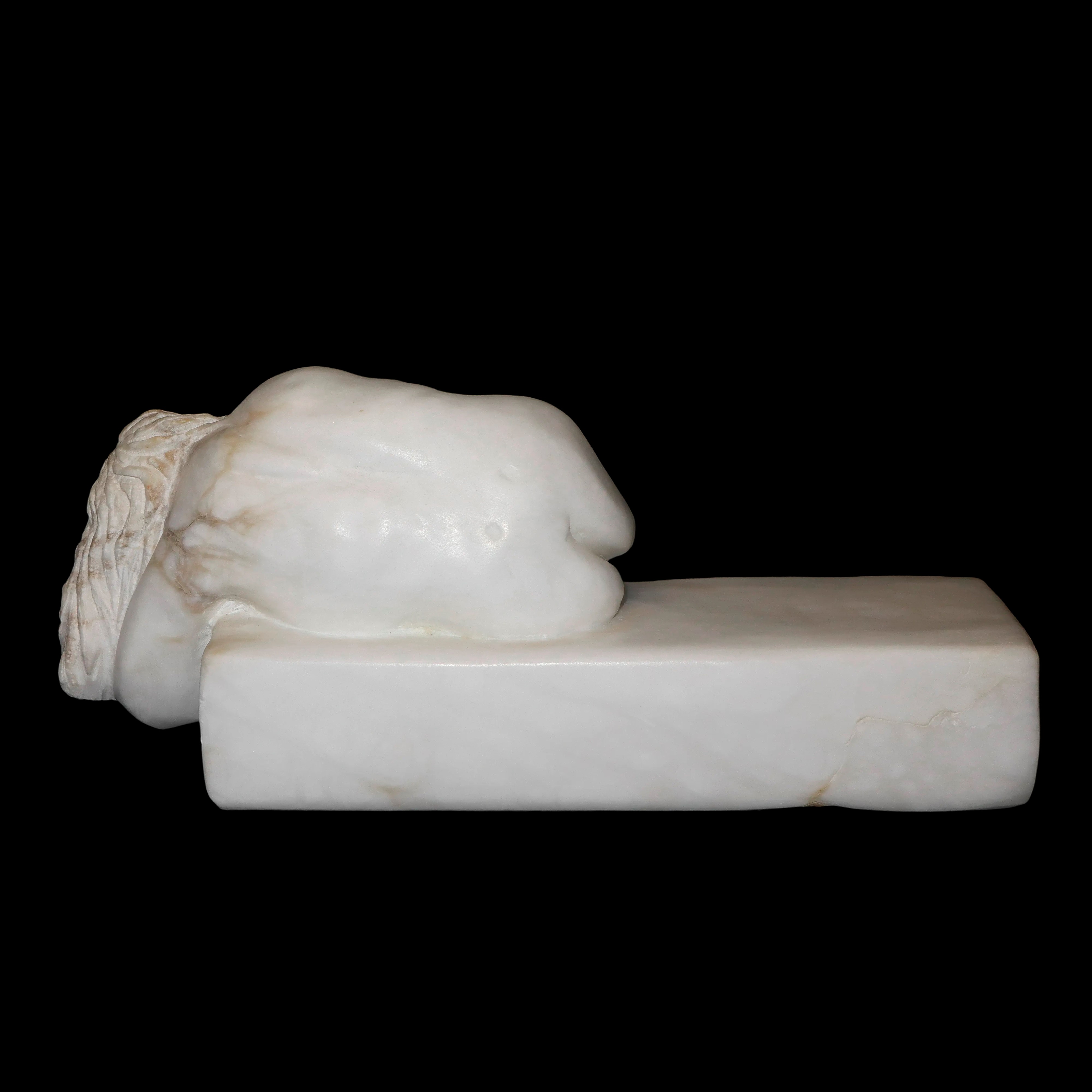 Nudo di donna di schiena, su base in marmo