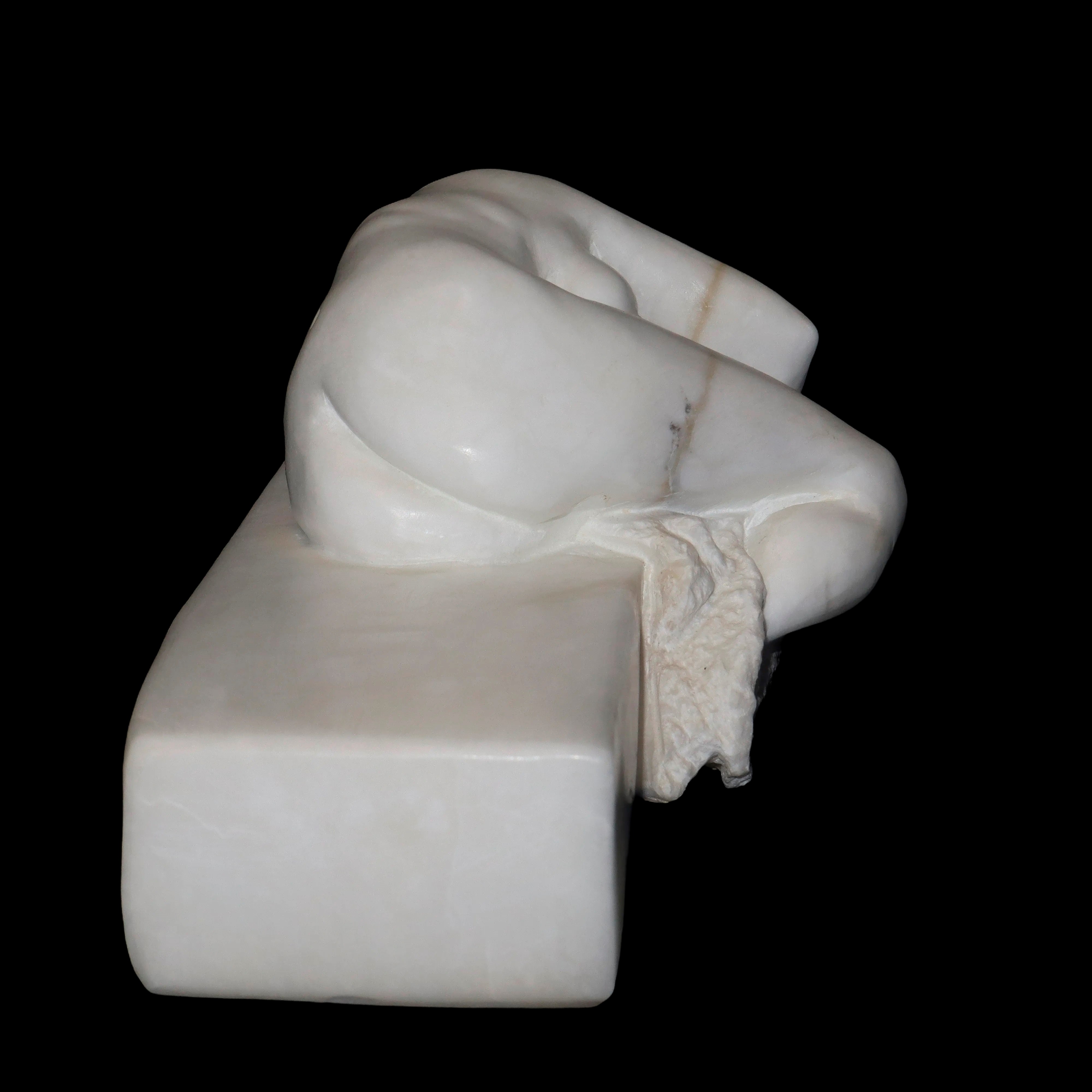 Nudo di donna di schiena, su base in marmo