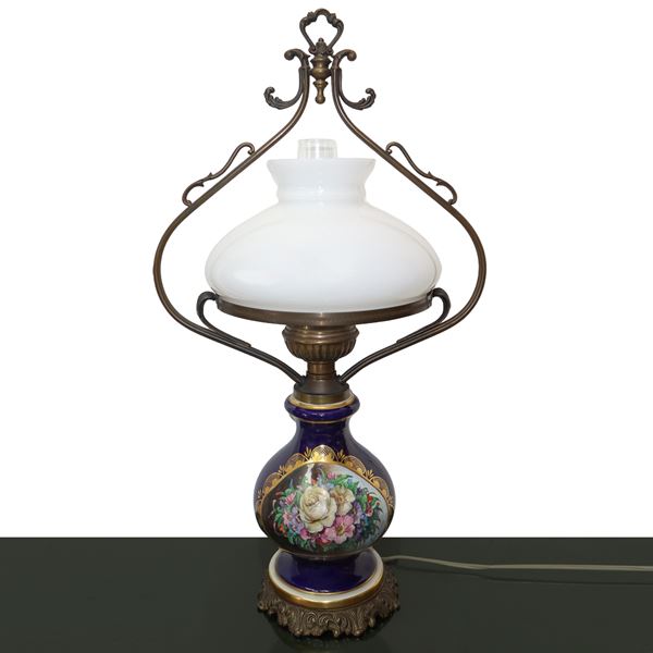 Oil lamp with opaline diffuser