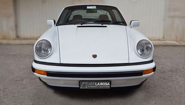 Porsche 911 SC 3.0 204 hp. (1981), 80.000 Km
Targa open
CHASSIS N.WP0ZZZ91ZBS141649
DISPLACEMENT: 3.0 cm3
POWER : 204 HP
BODYWORK: Targa open.

The vehicle has been preserved with it’s original upholstery, which are in great condition. Golden ASI approval. OEM (Original equipment manufacturer) rims.