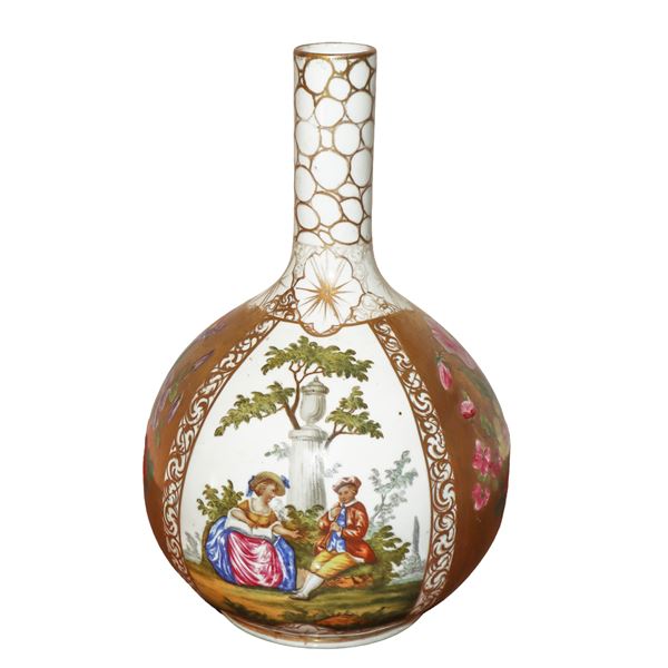 Helena Wolfsohn polychrome porcelain vase, Dresden, with gold and gallant decorations, flowers and genre scenes.