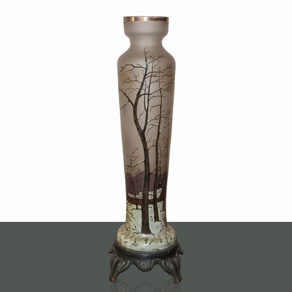 Vaso in vetro satinato decorato con paesaggio innevato e perfilo in platino 
