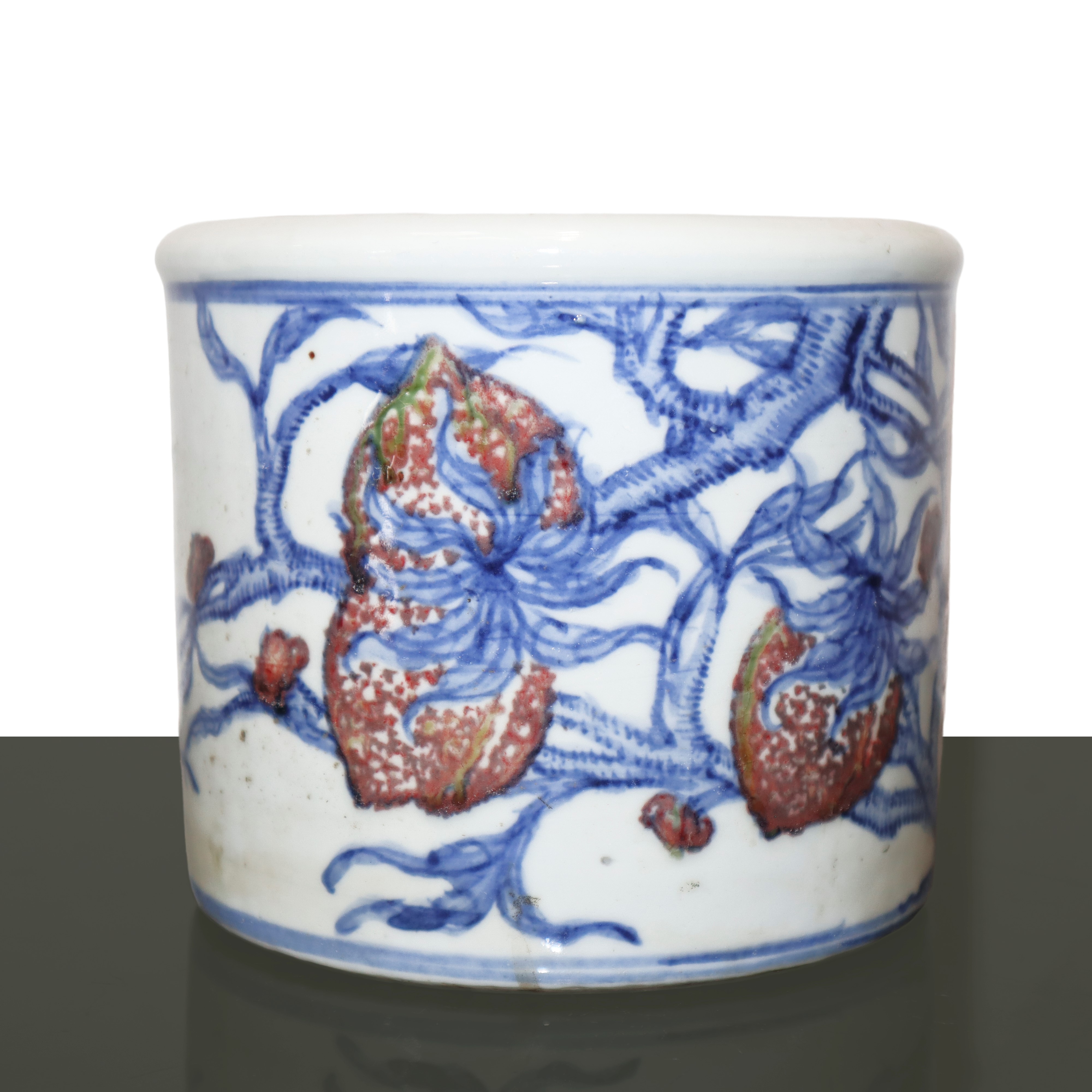 Portapennelli con decori di pesche