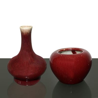Vaso e Sciacquapennelli in Porcellana Monocroma “sang De Beouf ”