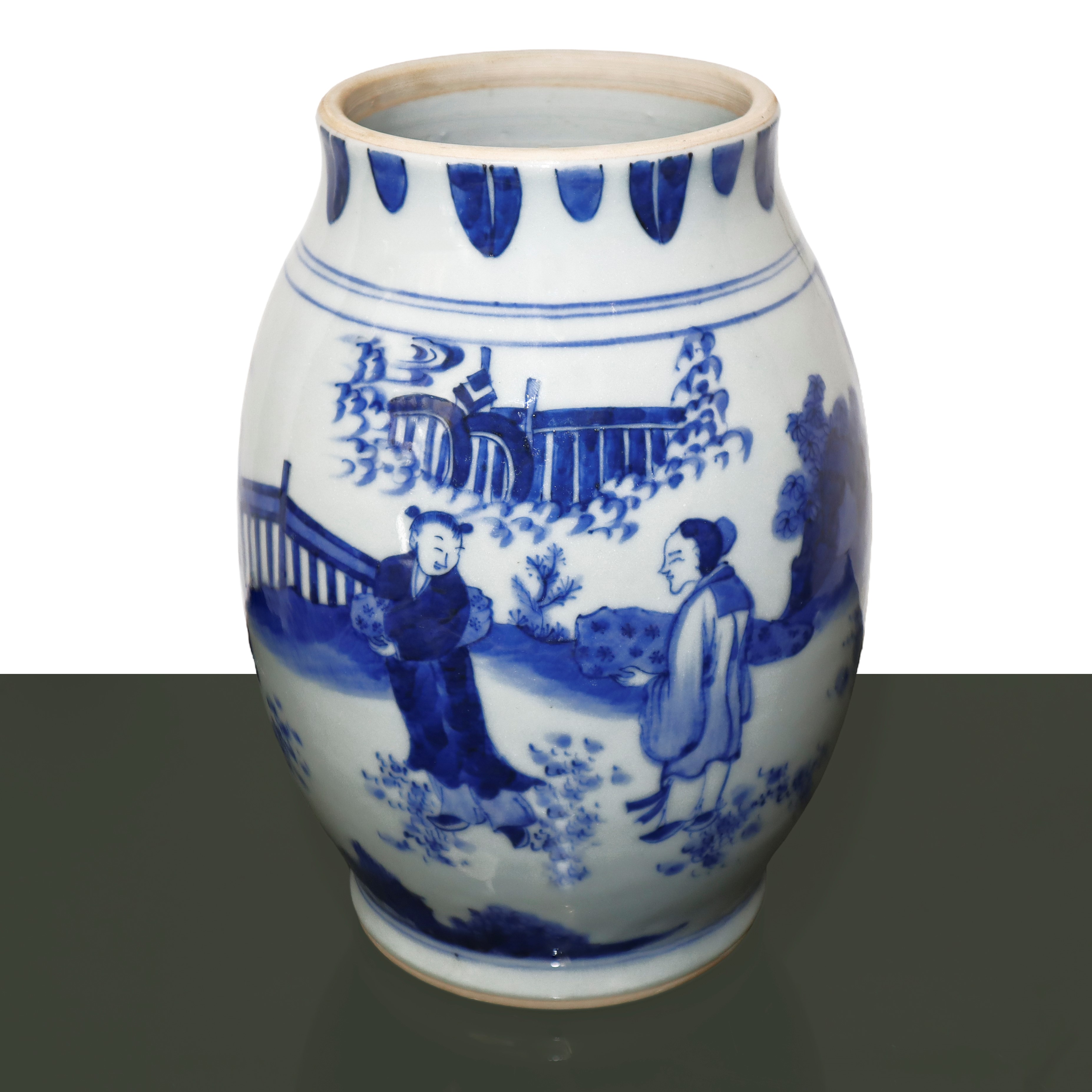 Vaso nei toni del bianco e del blu con scene di genere e paesaggio con cascata