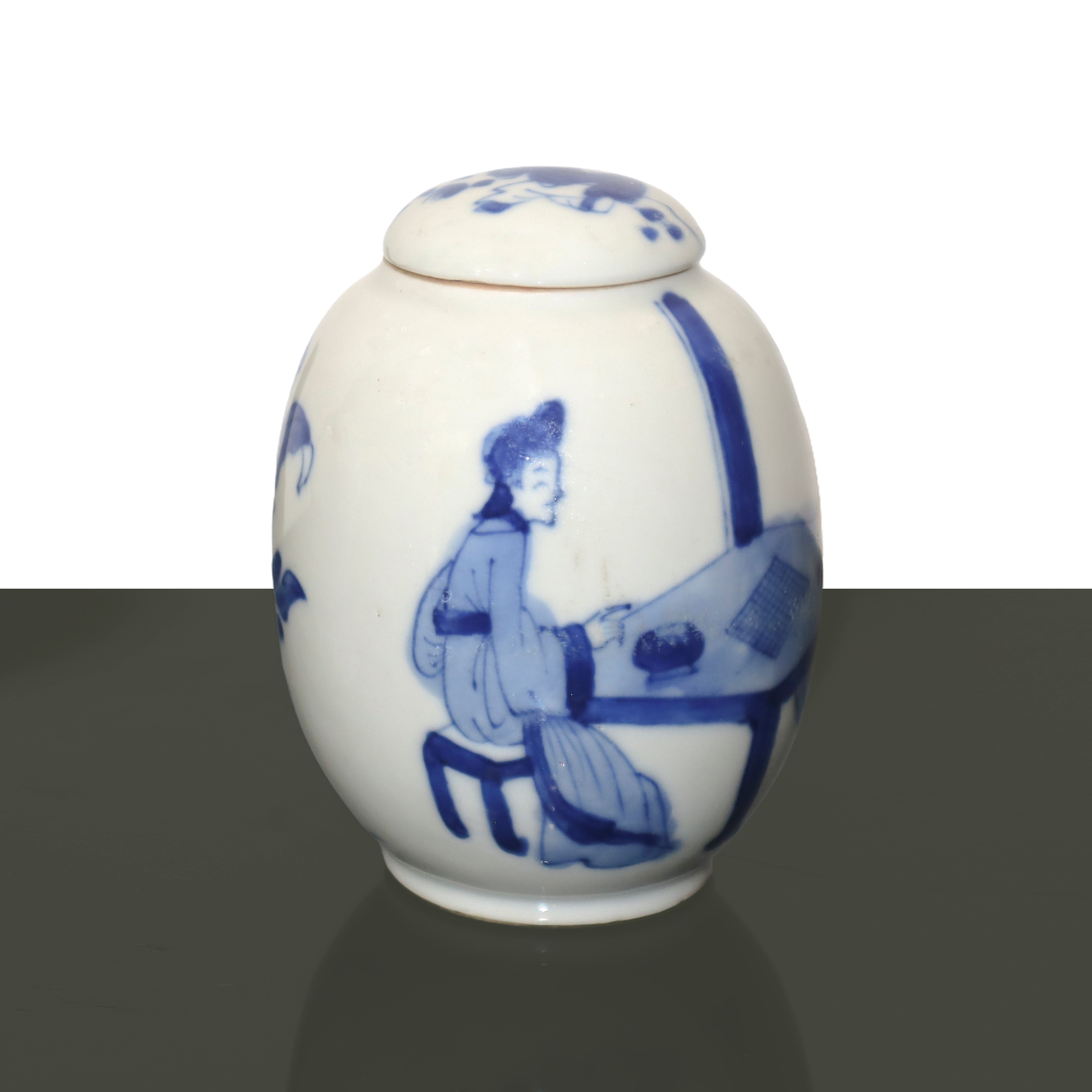 Una Piccola Bottiglia e un Piccolo Vaso