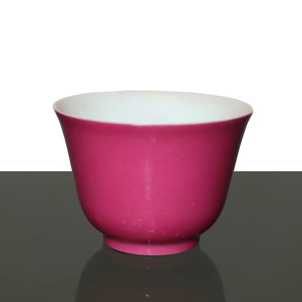 Red guache cup