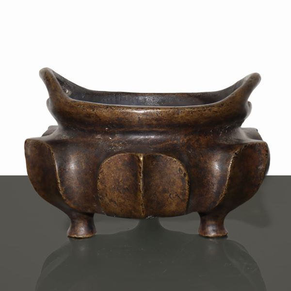 Bronze incense burner