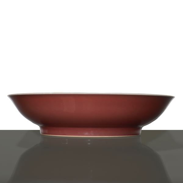 Plate with stand “SANG DE BEOUF ”