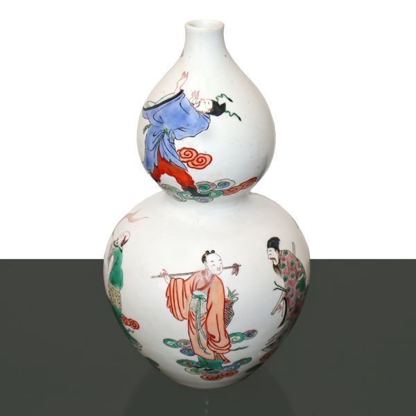 Gourd-shaped vase from the green family