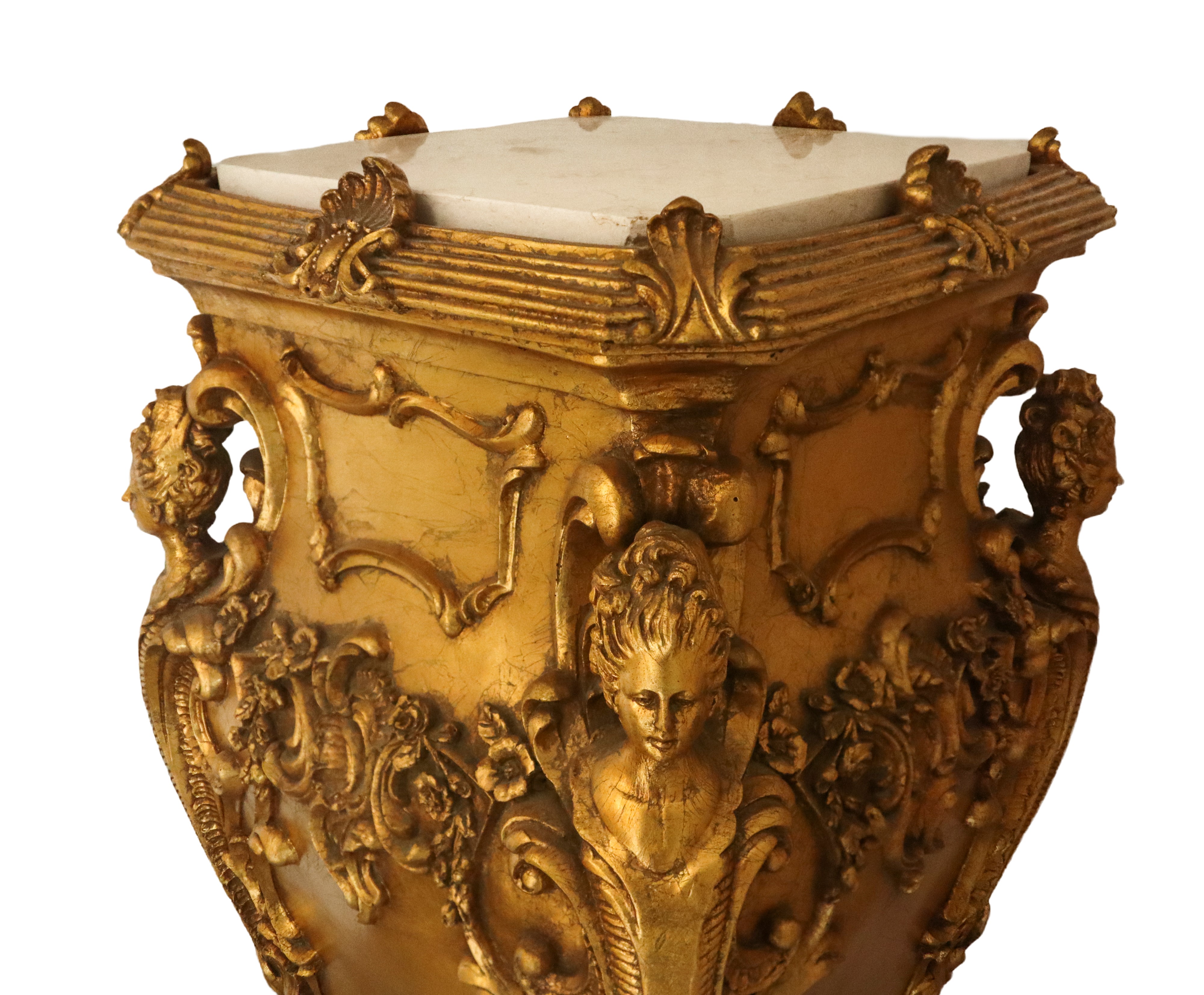 Coppia di gueridon in legno dorato