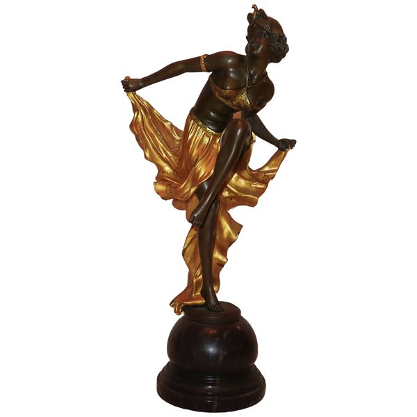 Affortunato Gori - Ballerina, serie exotic dancer, scultura in bronzo patinato nero e abito in oro, base con sfera in marmo