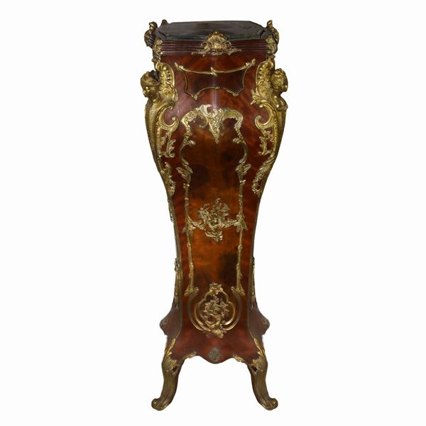 Large Baroque gueridon in briar, green marble on the top