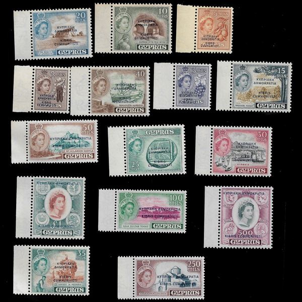 1960 Serie definitiva soprastampata "Repubblica di Cipro". MNH Umificato 171/185. Bordo di foglio a sx.