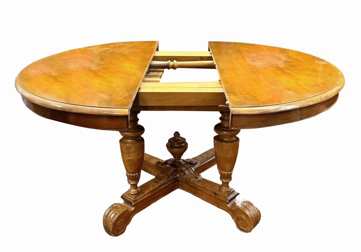 Tavolo da Pranzo in Legno di Noce Allungabile