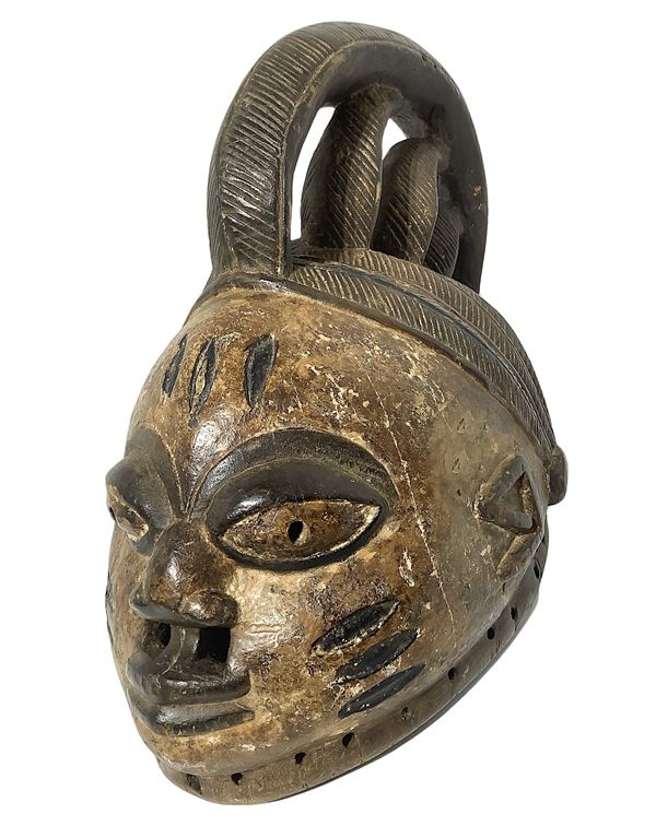 Gelede mask, Yoruba, Nigeria, half of the twentieth century. 62 cm H x 30