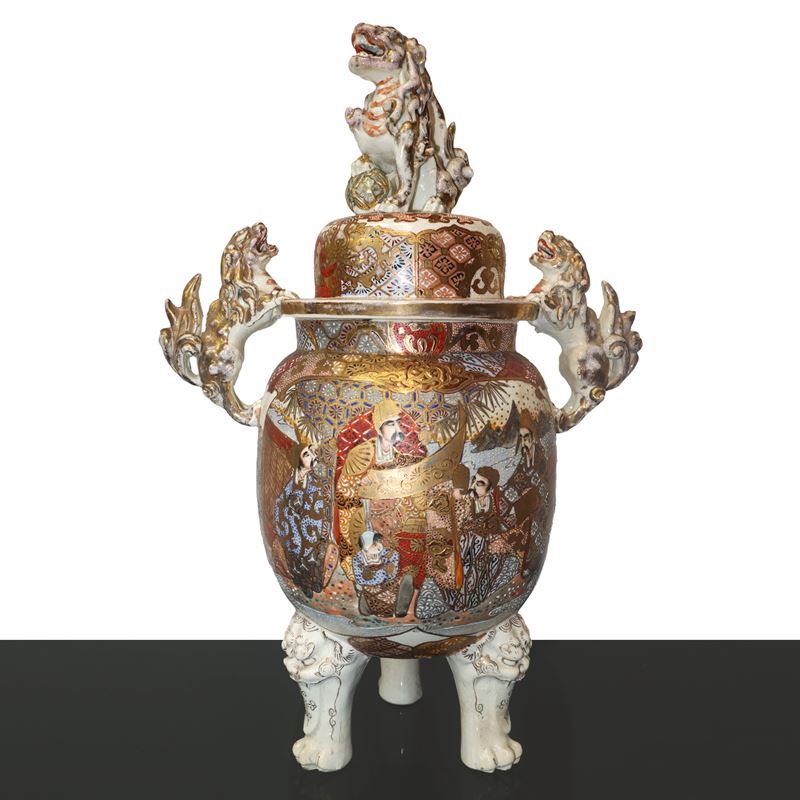 Vaso a poutiche giappone con cani di Pho, Satsuma