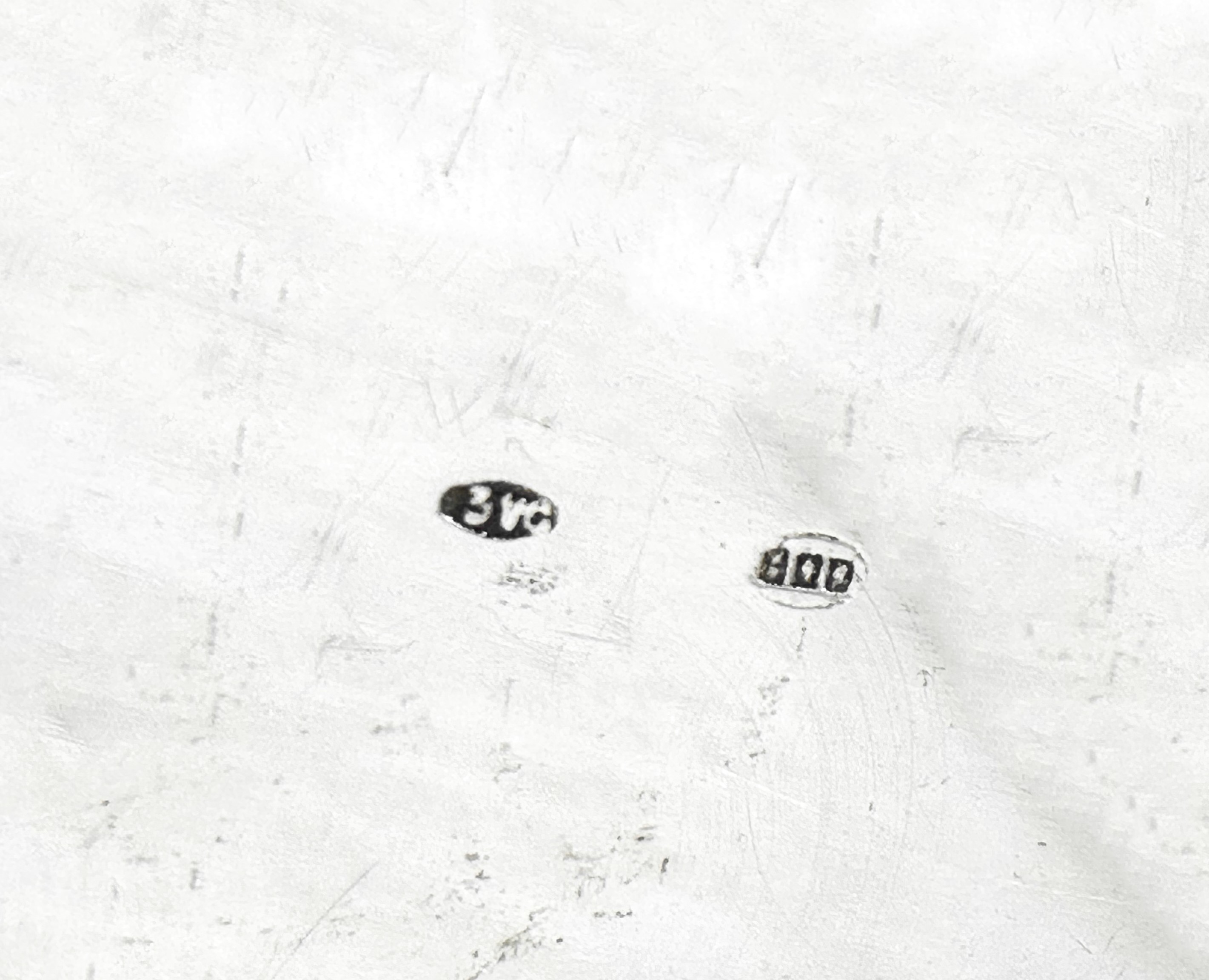 Vassoio ovale in argento con manici