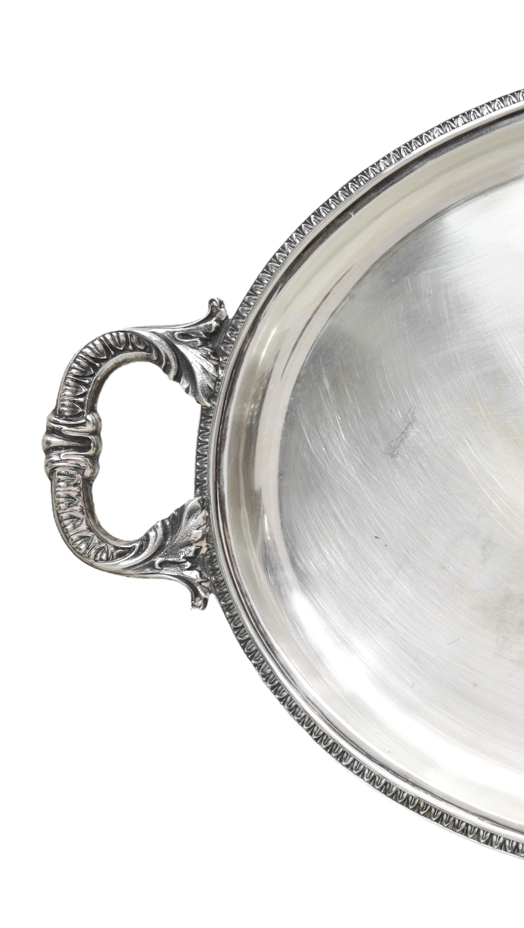 Vassoio ovale in argento con manici