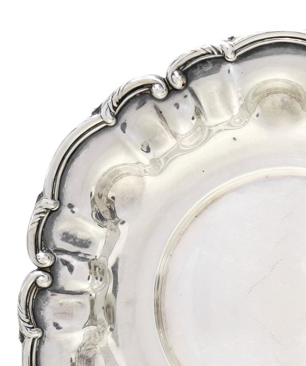 Silver sweet holder with scalloped edge diameter - Auction Silver